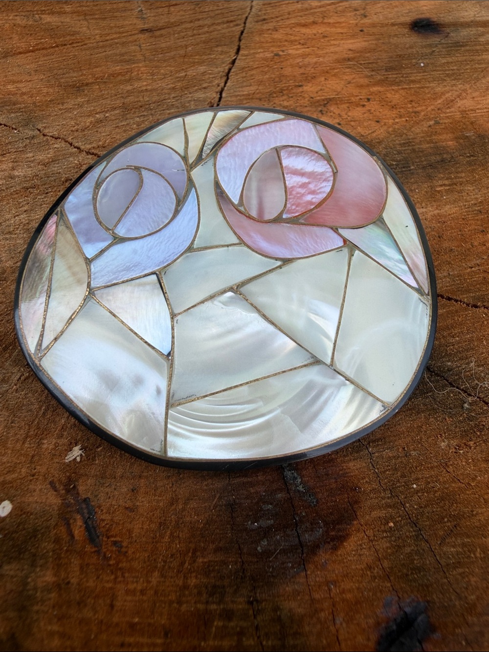 Mother-of-Pearl Rose Accent Plate - Pink & Pearl